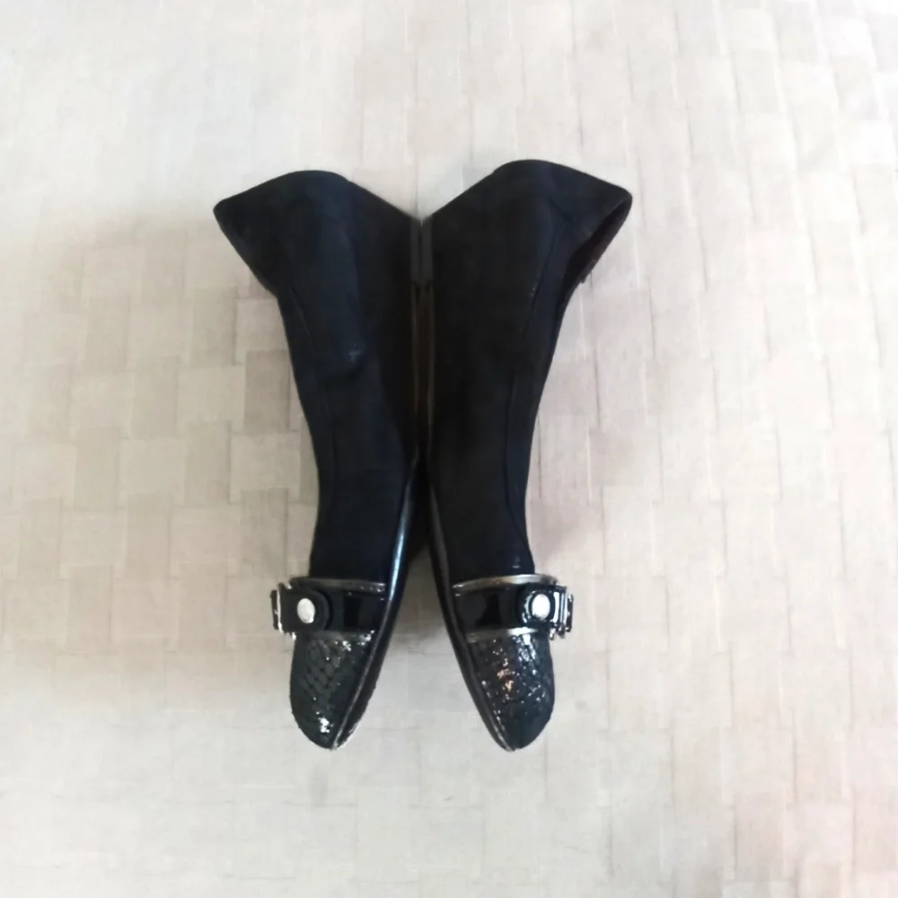 Attilio Giusti Leombruni Suede Wedge Pumps